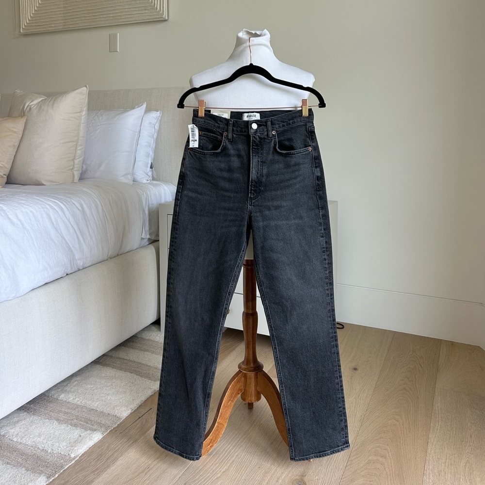 Aritzia Black Straight Leg Jeans High-Rise (new, tag intact)